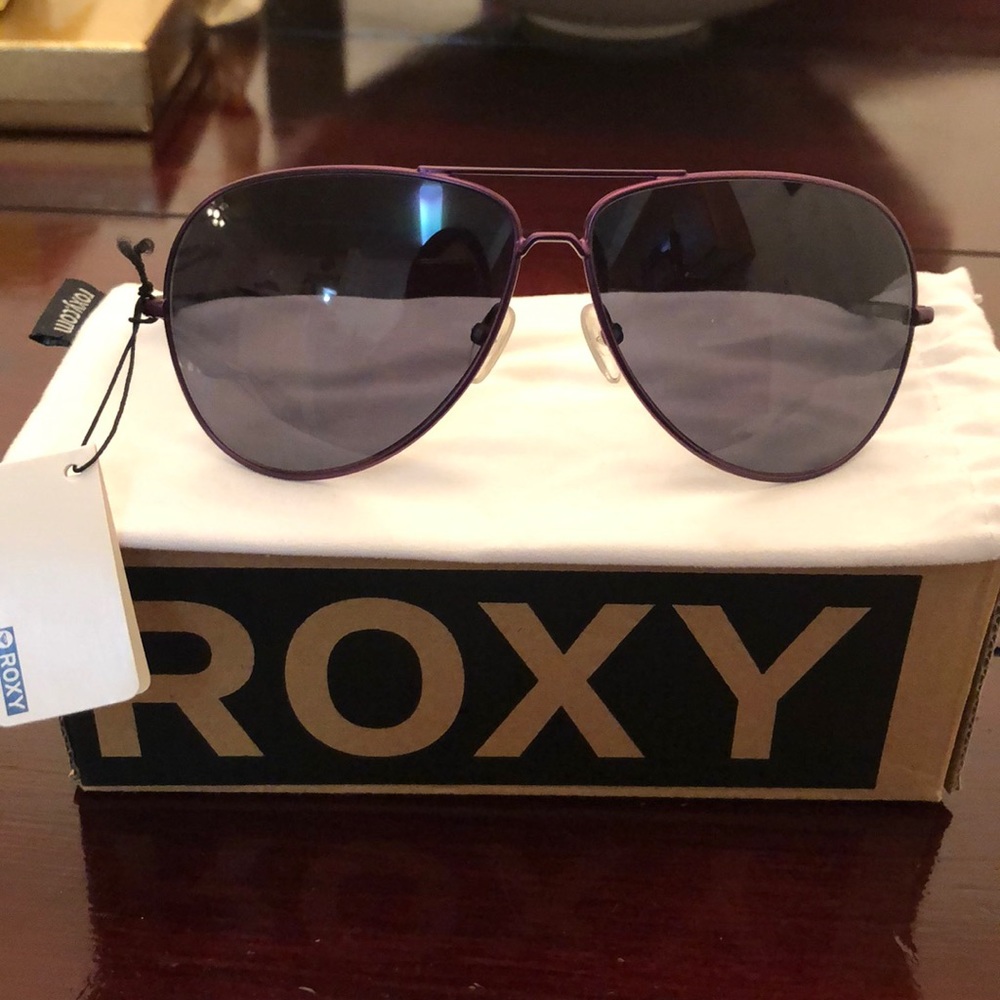 Sunglasses - Picture 3 of 6